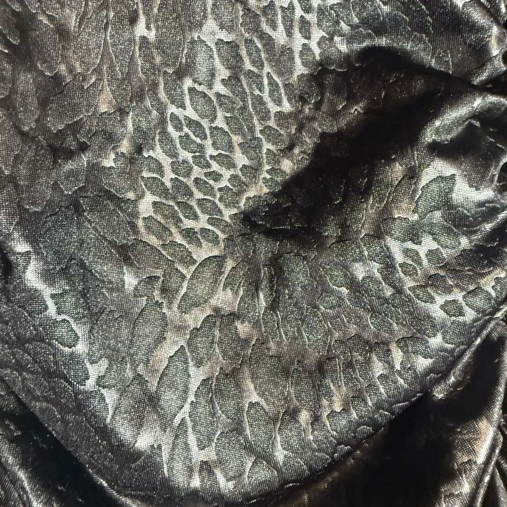 Chic Black Ruched Long Sleeve Dress - Picture 4 of 4